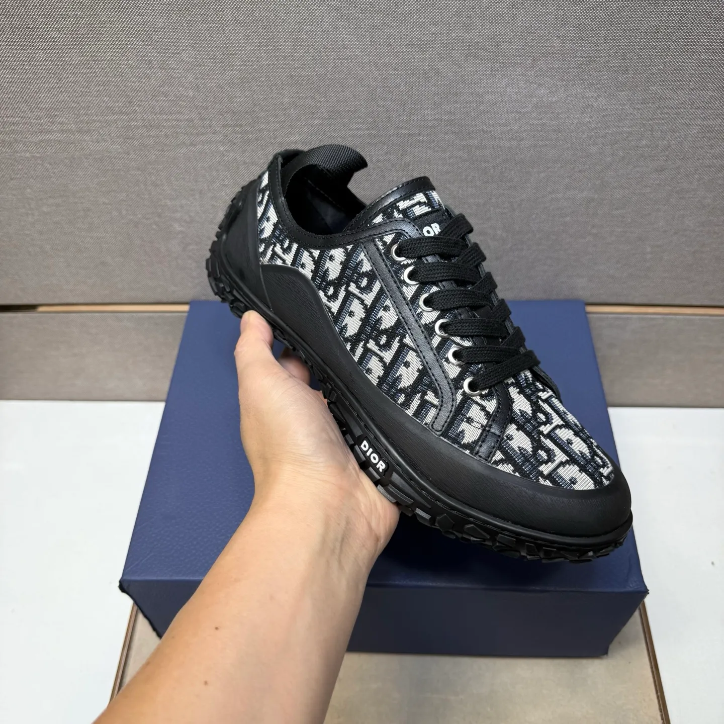 ⬛️Men's shoes 💰p442 [Dior~] Men's casual shoes 2025z cabinet sales simultaneously 🔶Size: 39-44 #️⃣ 🔷2 colors🔜The upper is made of multi-material splicing➕Genuine leather lining, comfortable and breathable, sole: original comfortable and wear-resistant outsole, ⚠️Real shot📱Photographed🎬The real thing is better📢📢📢